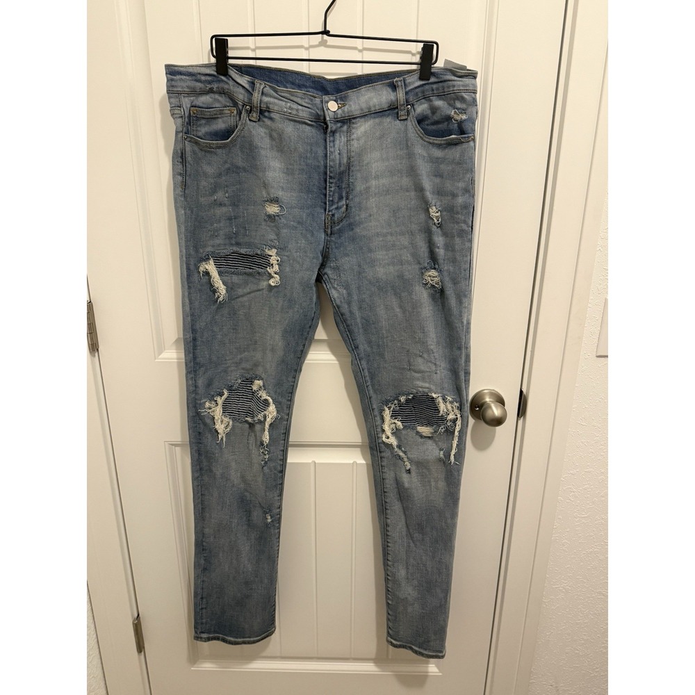 mnml jeans Men's Lightwash Distressed‎ Size 40